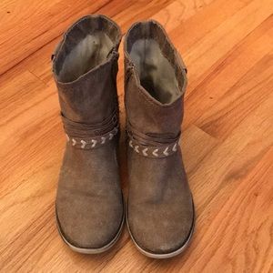 Tan shoes